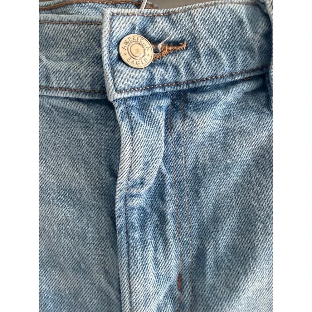 American Eagle Split Hem Straight Leg Jeans Light Wash Distressed Denim 28